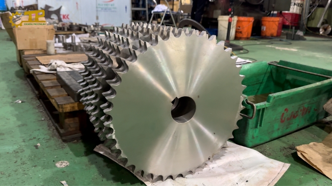 Gia công nhông xích phi tiêu chuẩn 