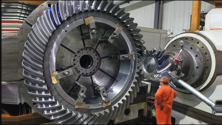 Bánh răng côn truyền lực giữa các trục vuông góc trong nhiều máy móc