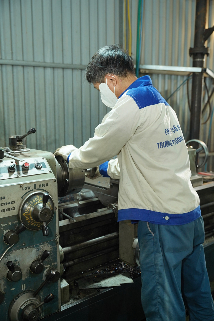 Gia công CNC và kiểm tra trước khi bàn giao