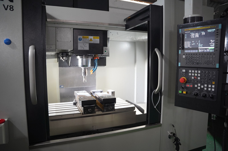 Hệ thống CNC hiện đại giúp đảm bảo độ chính xác cao và ổn định trong quá trình gia công cơ khí