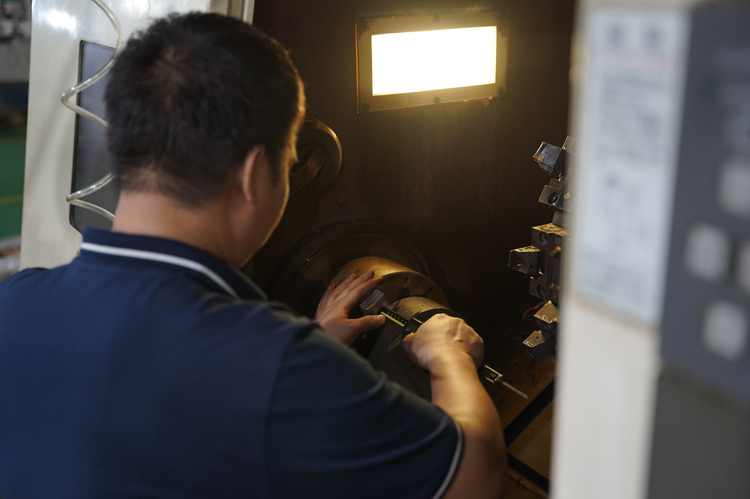 Hệ thống kiểm tra chất lượng giúp đảm bảo chi tiết cơ khí đạt dung sai kỹ thuật theo bản vẽ