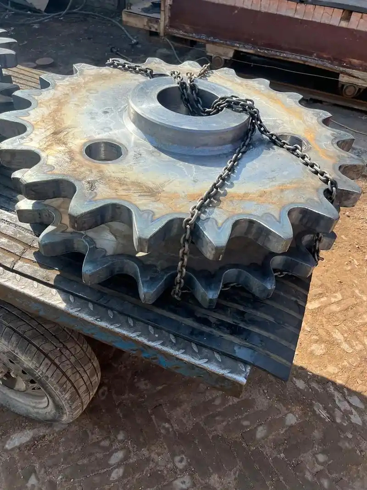 Nhông xích 100 được ứng dụng rộng trong công nghiệp nặng nhờ khả năng chịu tải cao và vận hành ổn định