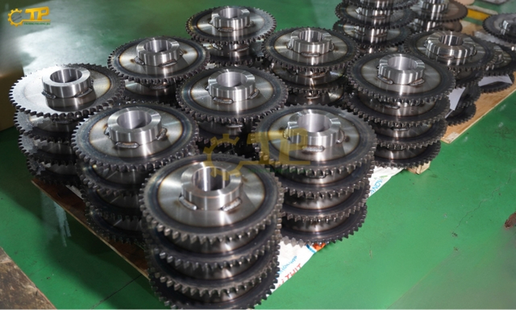 Nhông xích công nghiệp (hay nhông sên công nghiệp) là chi tiết truyền động giúp truyền lực và chuyển động qua xích