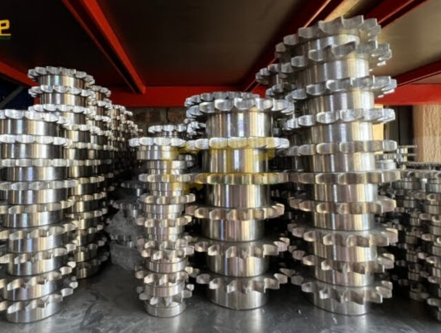 nhông xích inox